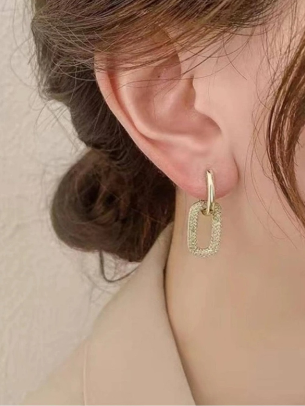 Women's sophisticated earrings